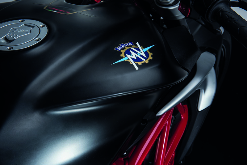 Illustration for article titled 2016 MV Agusta Brutale 800 And Lewis Hamilton Dragster RR: Small Changes And More Bling